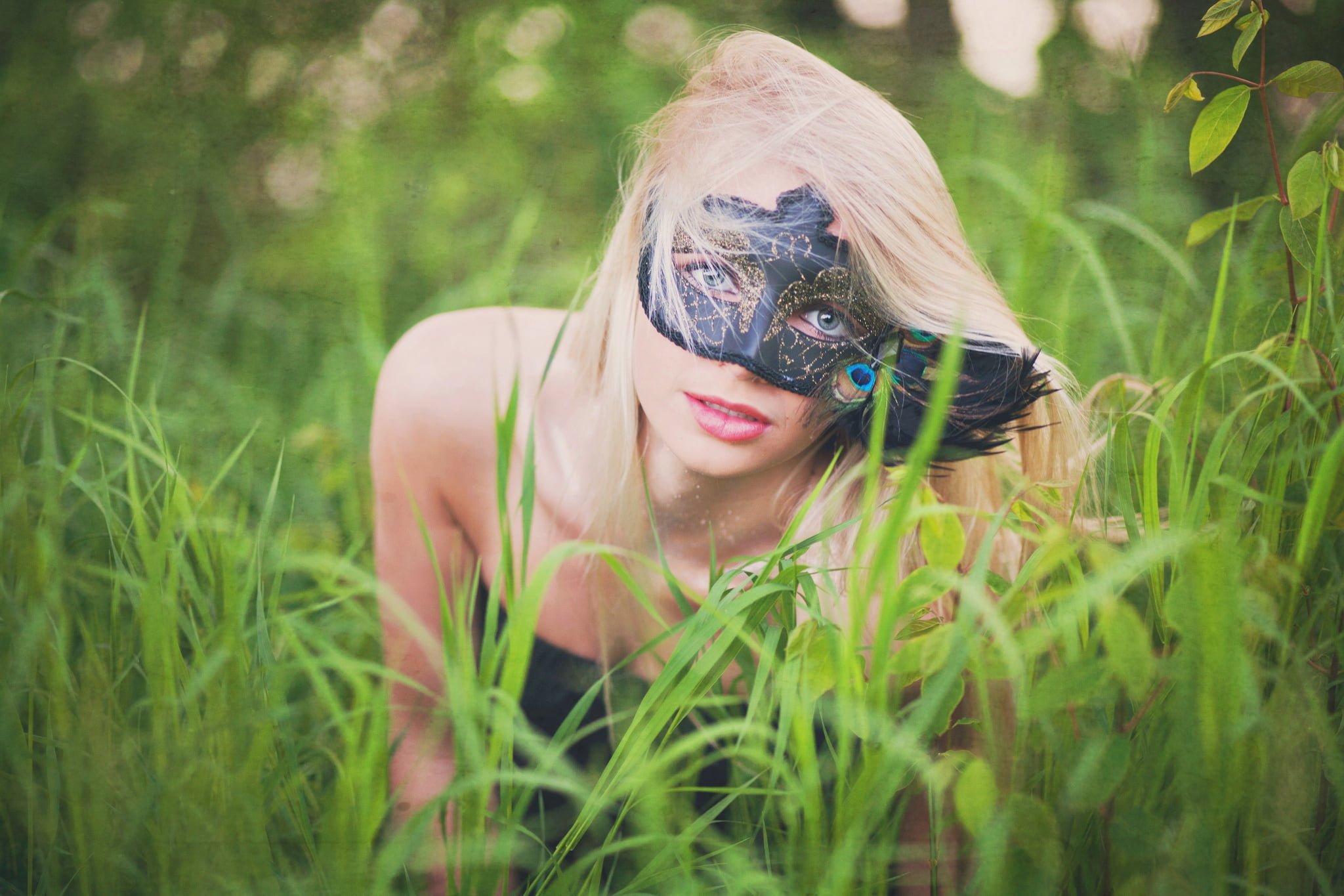 Работа для девушек с проживанием в Санкт-Петербурге