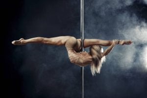 Как стать стриптизершей