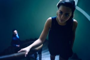 Вас преследует навязчивый поклонник? Как избавиться от сталкинга?