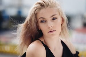 Как найти богатого спонсора девушке в Москве?